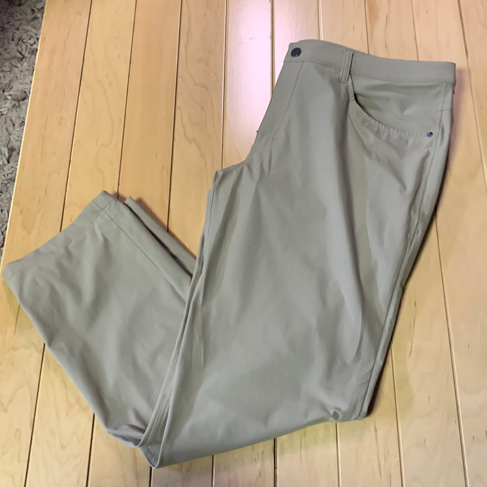 Men’s Lululemon ABC slim fit pant. Size 38-30. Beige